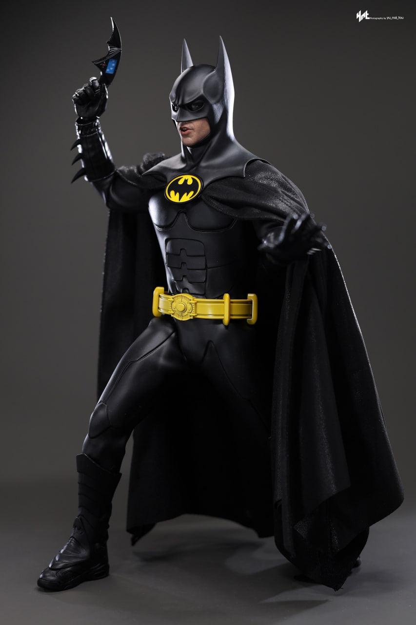 READY🔥Hot Toys MMS770 Batman Returns 1/6th scale Batman Collectible Figure (Deluxe Version)