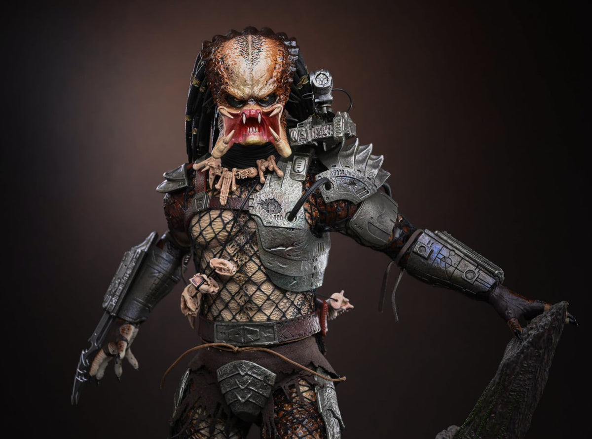 🔥Hot Toys MMS817 Predator Predator (2.0) 1/6th scale Collectible Figure (Deluxe Version)