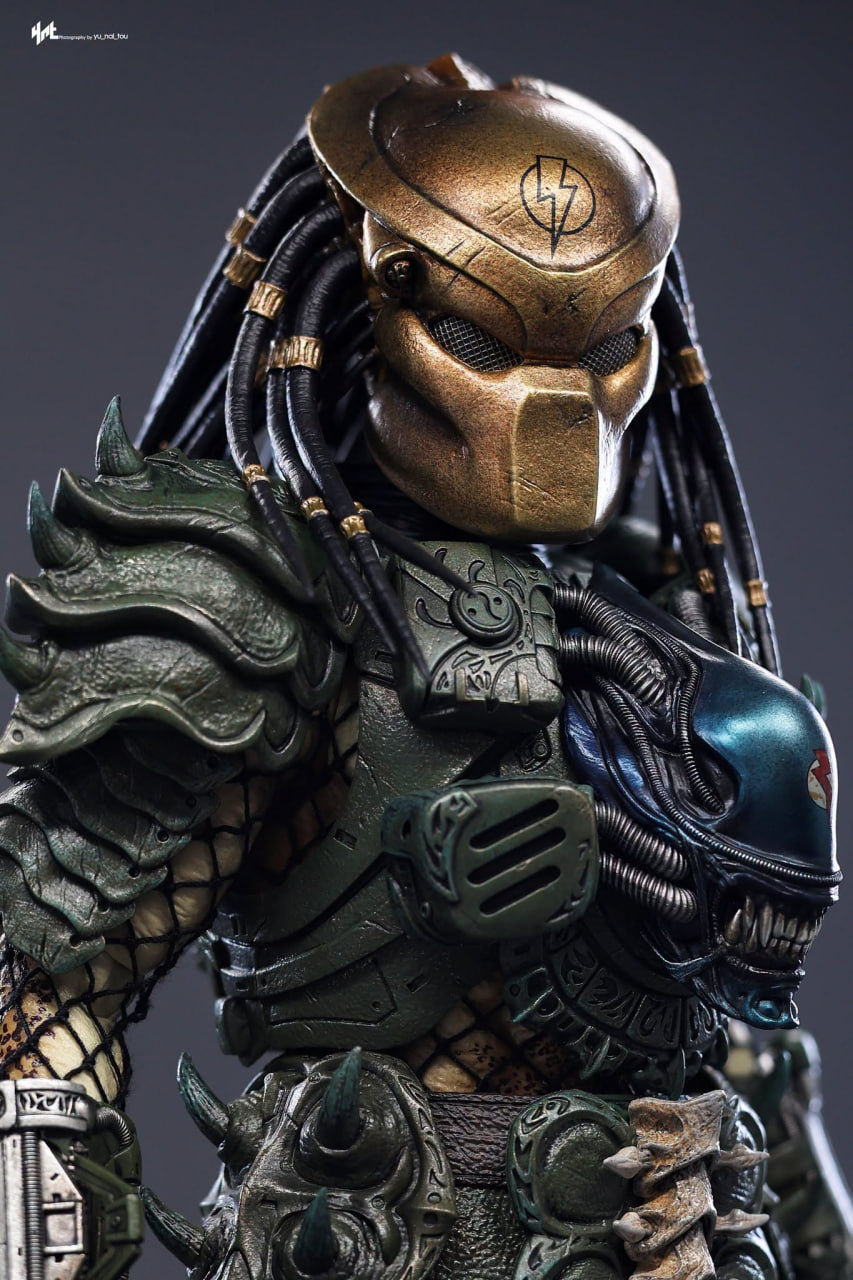 READY🔥Hot Toys CMS029B Predator 1/6th scale Broken Tusk Predator (Special Edition)