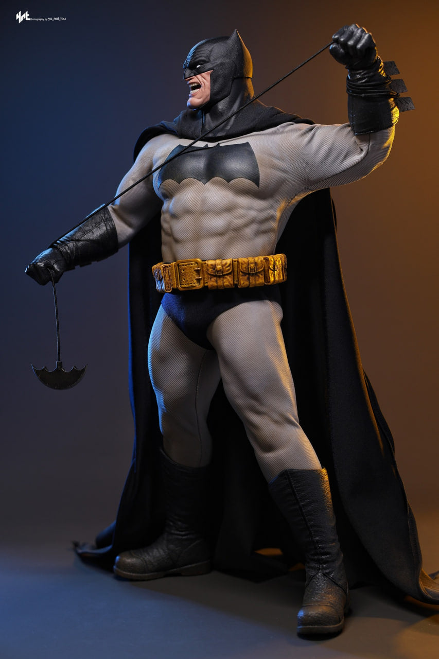 READY🔥Hot Toys CMS024 DC Comic Batman The Dark Knight Returns Batman 1/6 Scale Collectible Figure