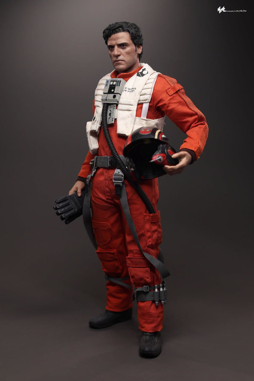 READY🔥Hot Toys MMS806 Star Wars The Force Awakens 1/6th scale Poe Dameron Collectible Figure