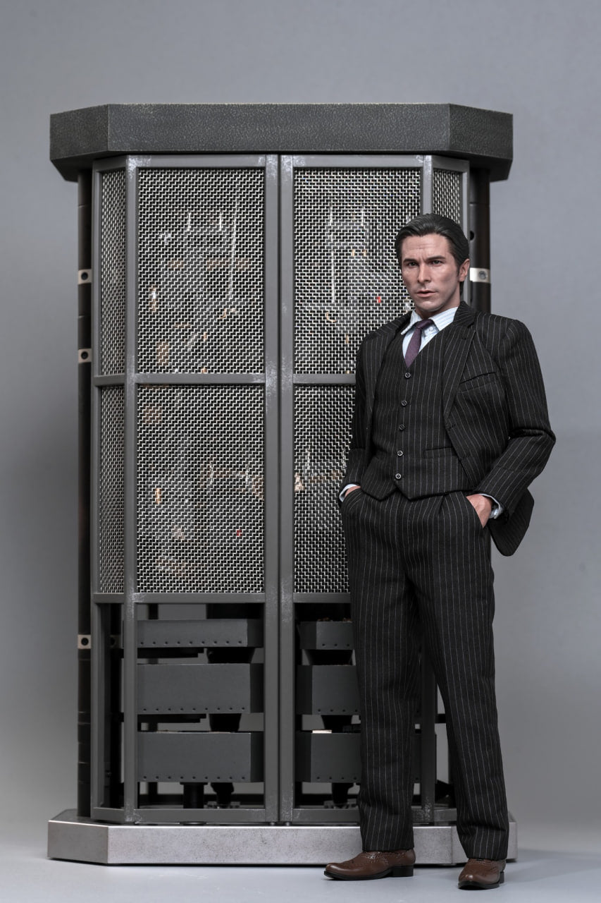 🔥Hot Toys MMS750 Batman The Dark Knight - 1/6th scale Batman Armory with Bruce Wayne (2.0) Collectible Set