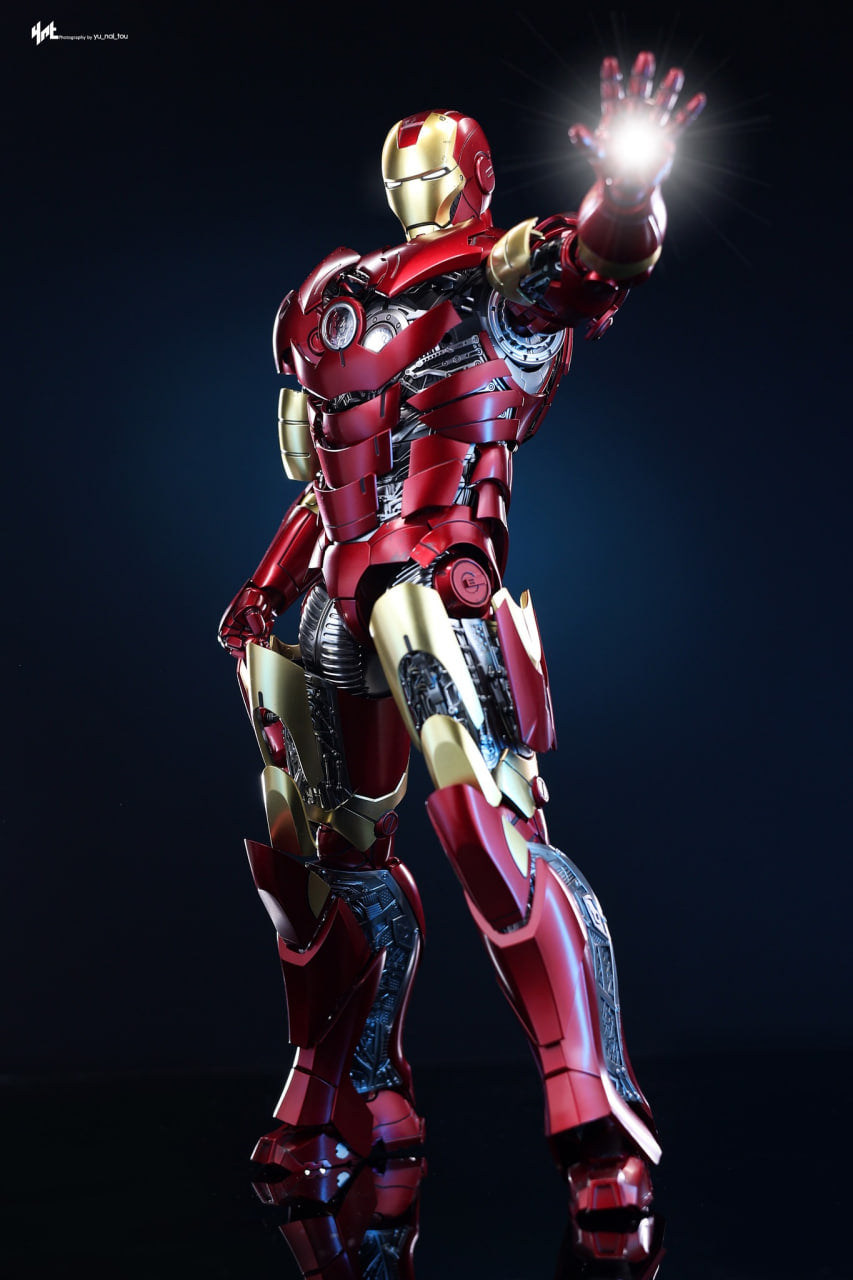 🔥Hot Toys MMS825D72B Iron Man 1/6th scale Iron Man Mark III (Armor Suit Up Version) Collectible Figure Special Edition