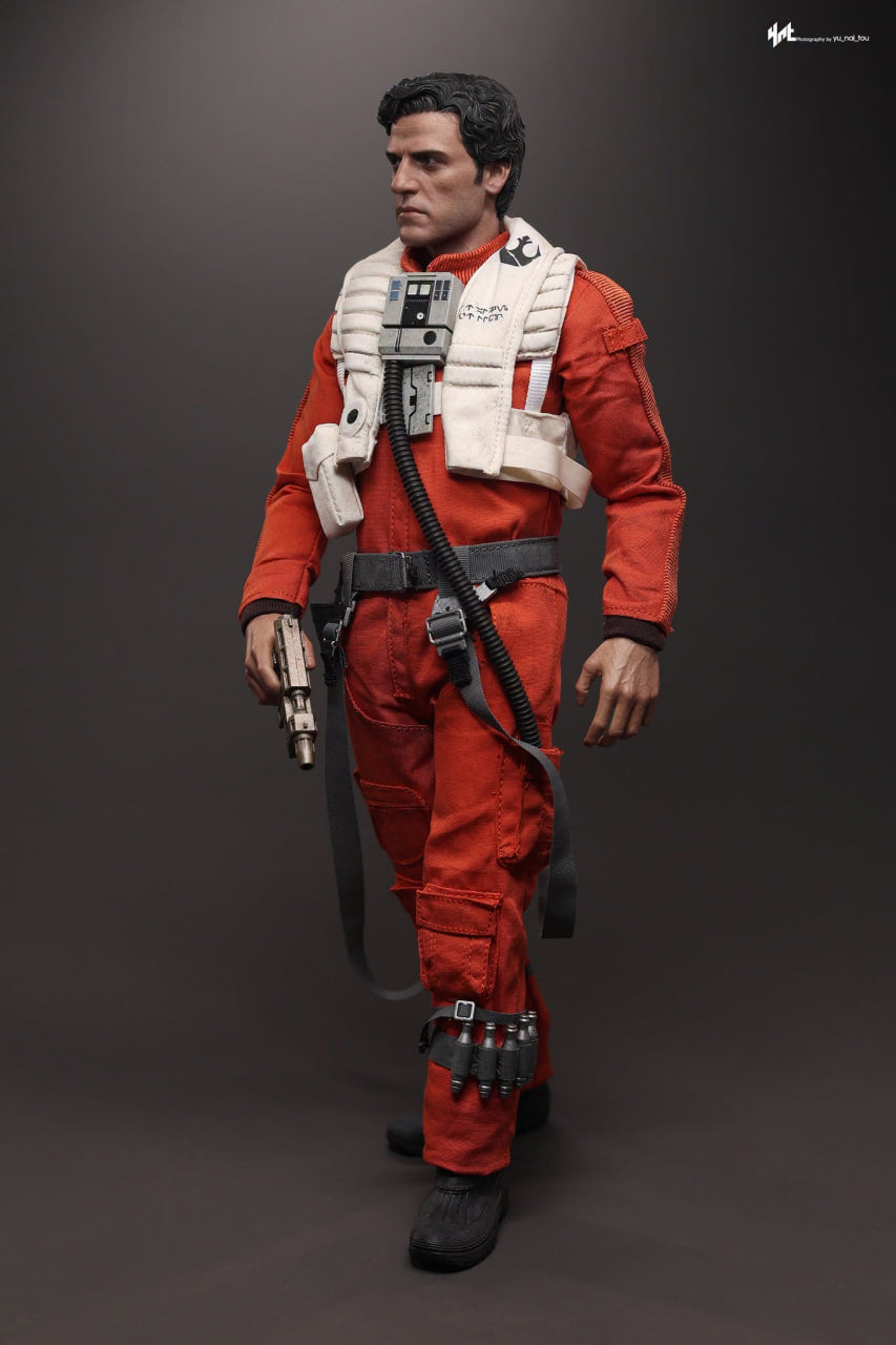 READY🔥Hot Toys MMS806 Star Wars The Force Awakens 1/6th scale Poe Dameron Collectible Figure