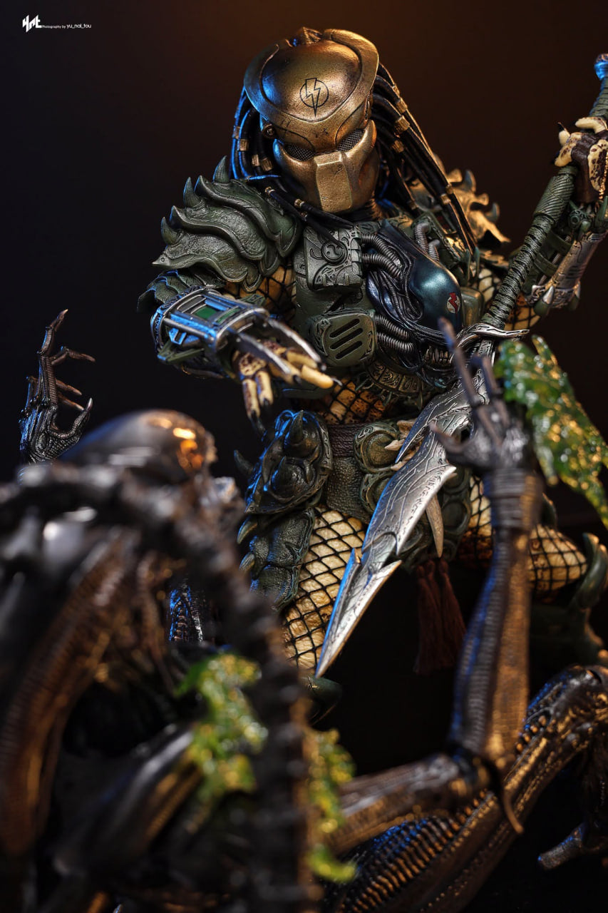 READY🔥Hot Toys CMS029B Predator 1/6th scale Broken Tusk Predator (Special Edition)