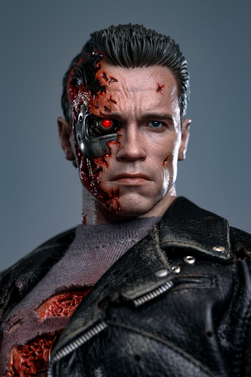 🔥Hot Toys DX46 Terminator 2: Judgment Day T-800 (Battle Damaged Version 2.0) 1/6th scale Collectible Figure