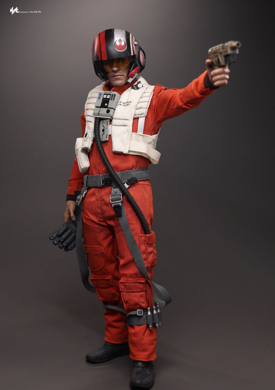 READY🔥Hot Toys MMS806 Star Wars The Force Awakens 1/6th scale Poe Dameron Collectible Figure