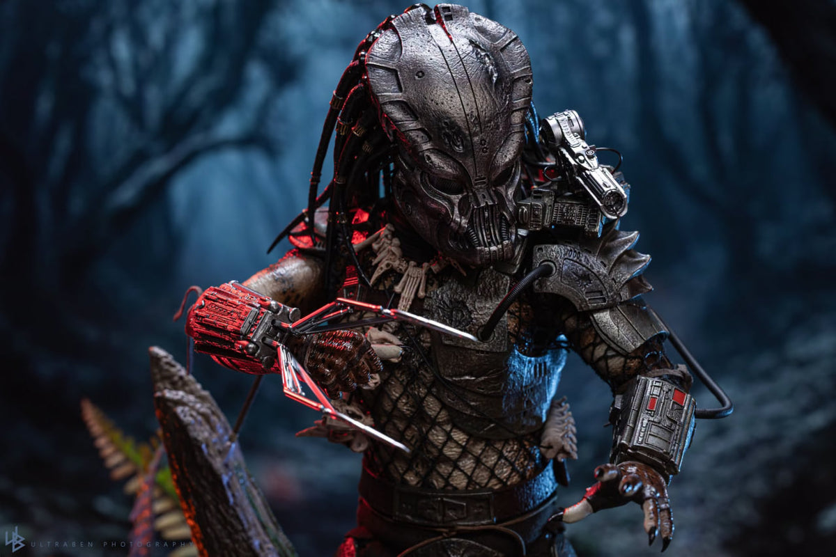 🔥Hot Toys MMS817 Predator Predator (2.0) 1/6th scale Collectible Figure (Deluxe Version)