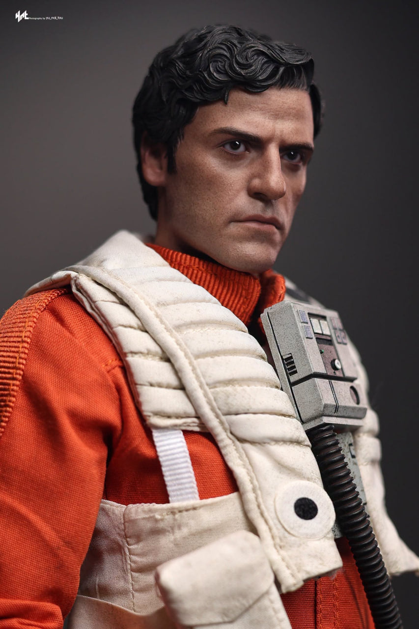 READY🔥Hot Toys MMS806 Star Wars The Force Awakens 1/6th scale Poe Dameron Collectible Figure