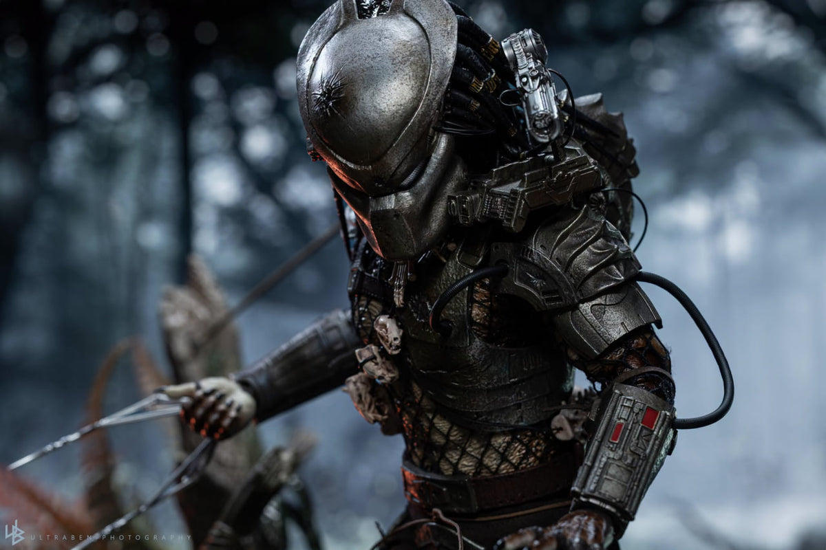 🔥Hot Toys MMS817 Predator Predator (2.0) 1/6th scale Collectible Figure (Deluxe Version)