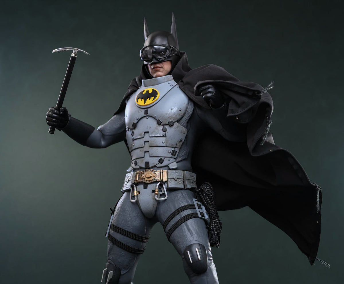 READY🔥Hot Toys MMS897 The Flash - Batman (Arctic Suit) 1/6th Collectible Figure [Hot Toys Exclusive]