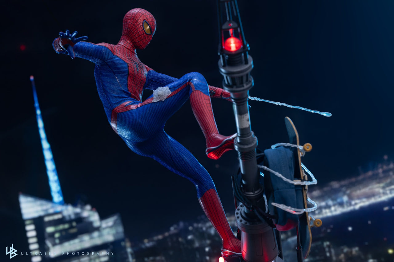 🔥Hot Toys MMS772 MMS772B The Amazing Spider-Man 1/6th Scale The Amazing Spider-Man Collectible Figure (Deluxe Version) (Deluxe & Special Edition)