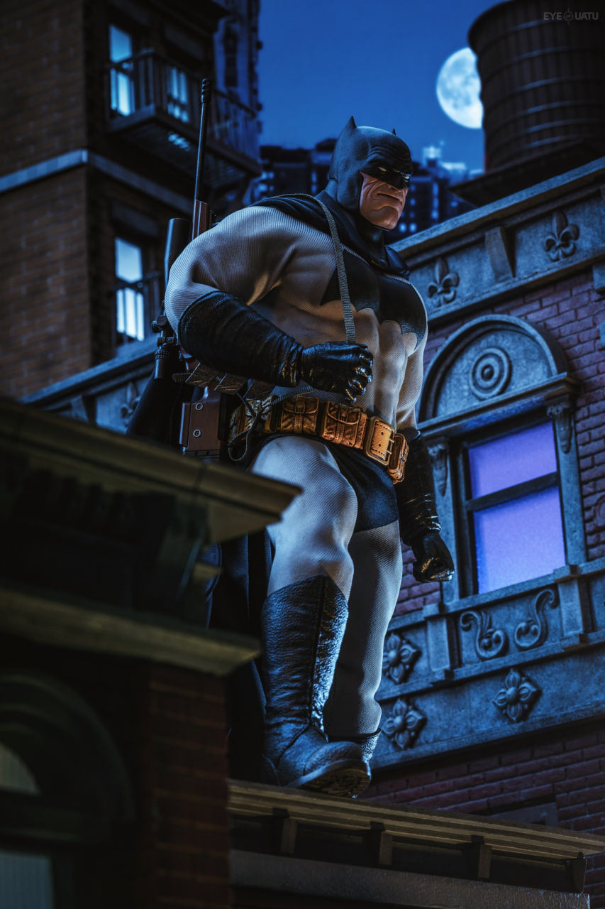 READY🔥Hot Toys CMS024 DC Comic Batman The Dark Knight Returns Batman 1/6 Scale Collectible Figure