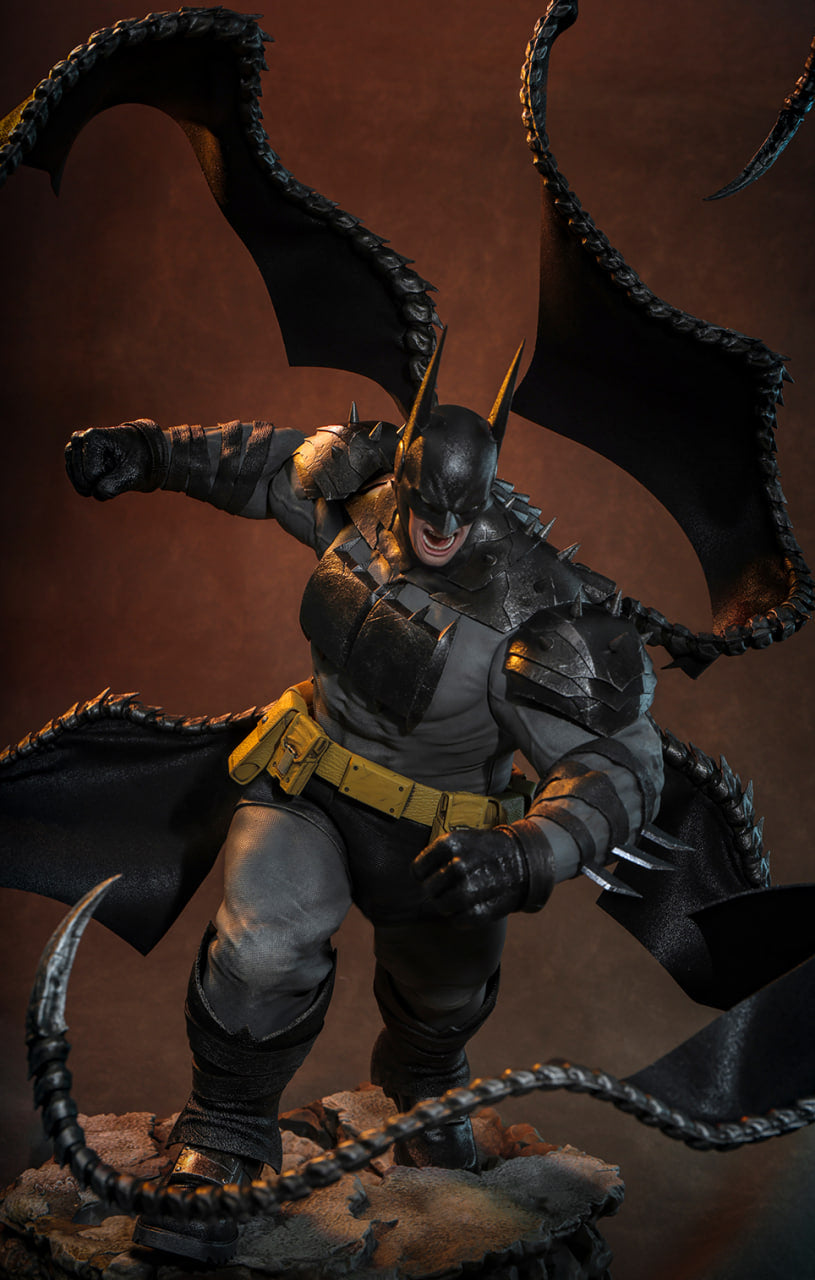 Preorder🔥Hot Toys CMS030B Absolute Batman - 1/6th scale Batman