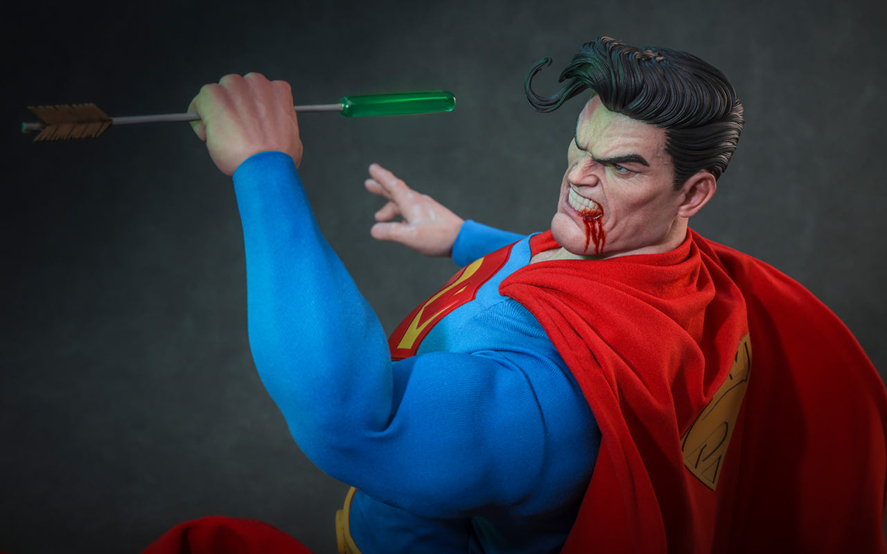 Preorder🔥Hot Toys CMS032 Batman: The Dark Knight Returns - 1/6th scale Superman Collectible Figure