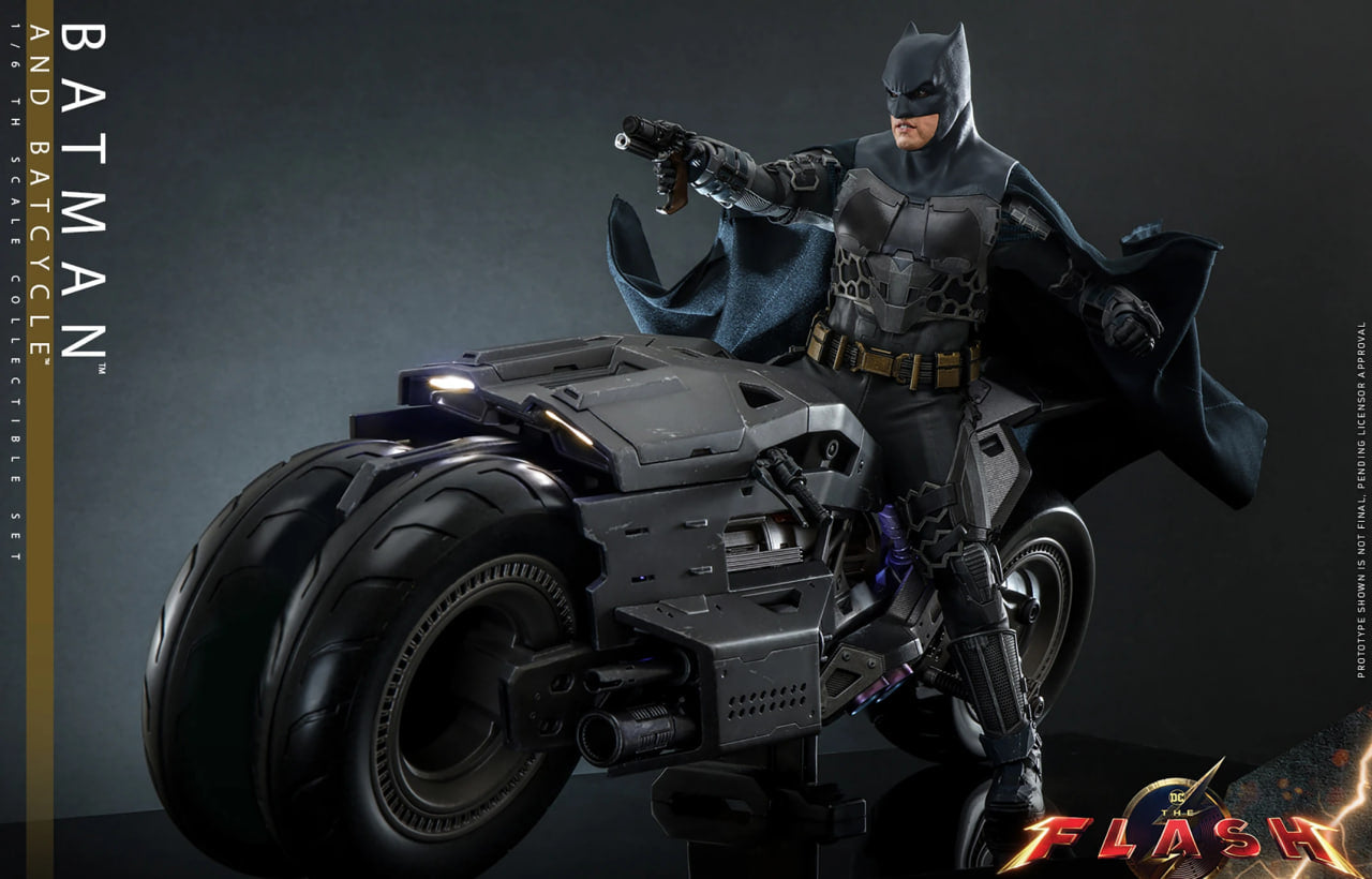 READY🔥Hot Toys MMS705 The Flash – Batman and Batcycle 1/6 Scale Collectible Set