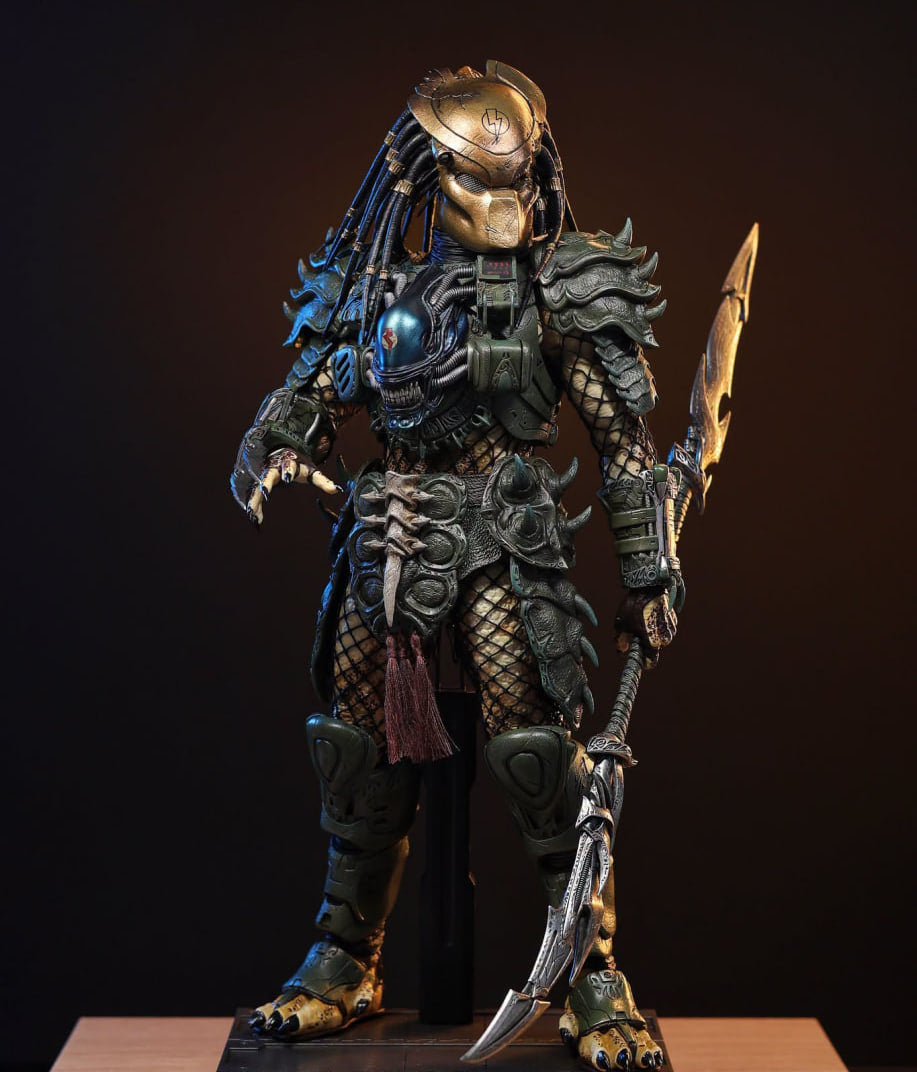 READY🔥Hot Toys CMS029B Predator 1/6th scale Broken Tusk Predator (Special Edition)