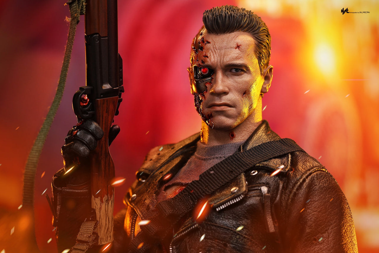 🔥Hot Toys DX46 Terminator 2: Judgment Day T-800 (Battle Damaged Version 2.0) 1/6th scale Collectible Figure