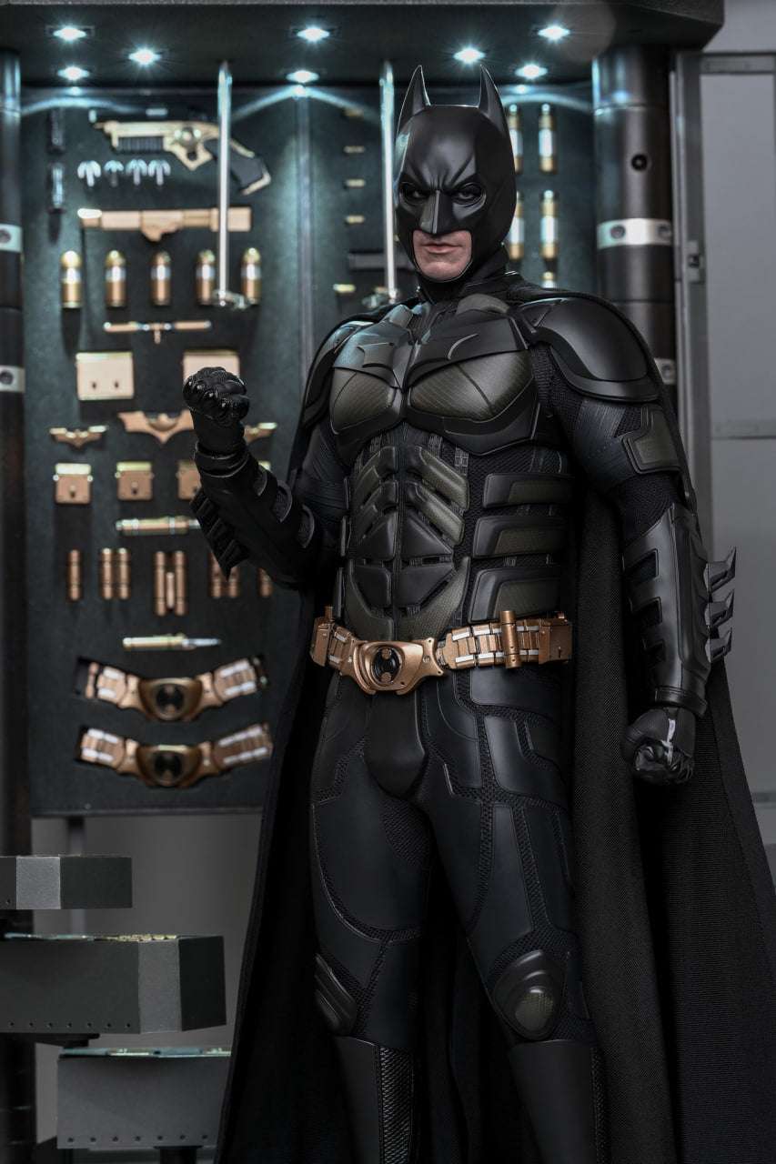 🔥Hot Toys MMS750 Batman The Dark Knight - 1/6th scale Batman Armory with Bruce Wayne (2.0) Collectible Set