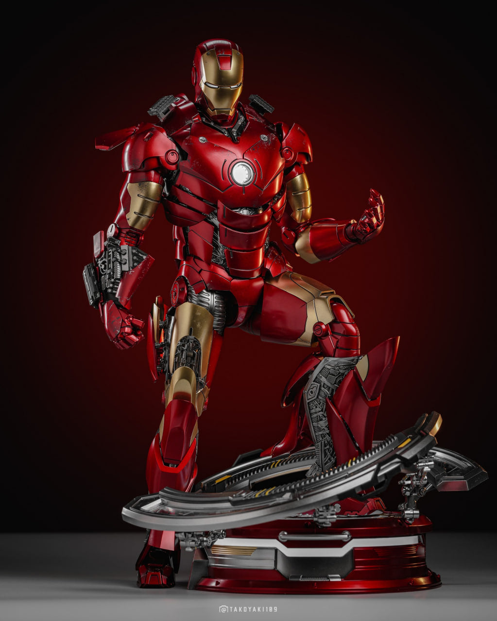 🔥Hot Toys MMS825D72B Iron Man 1/6th scale Iron Man Mark III (Armor Suit Up Version) Collectible Figure Special Edition