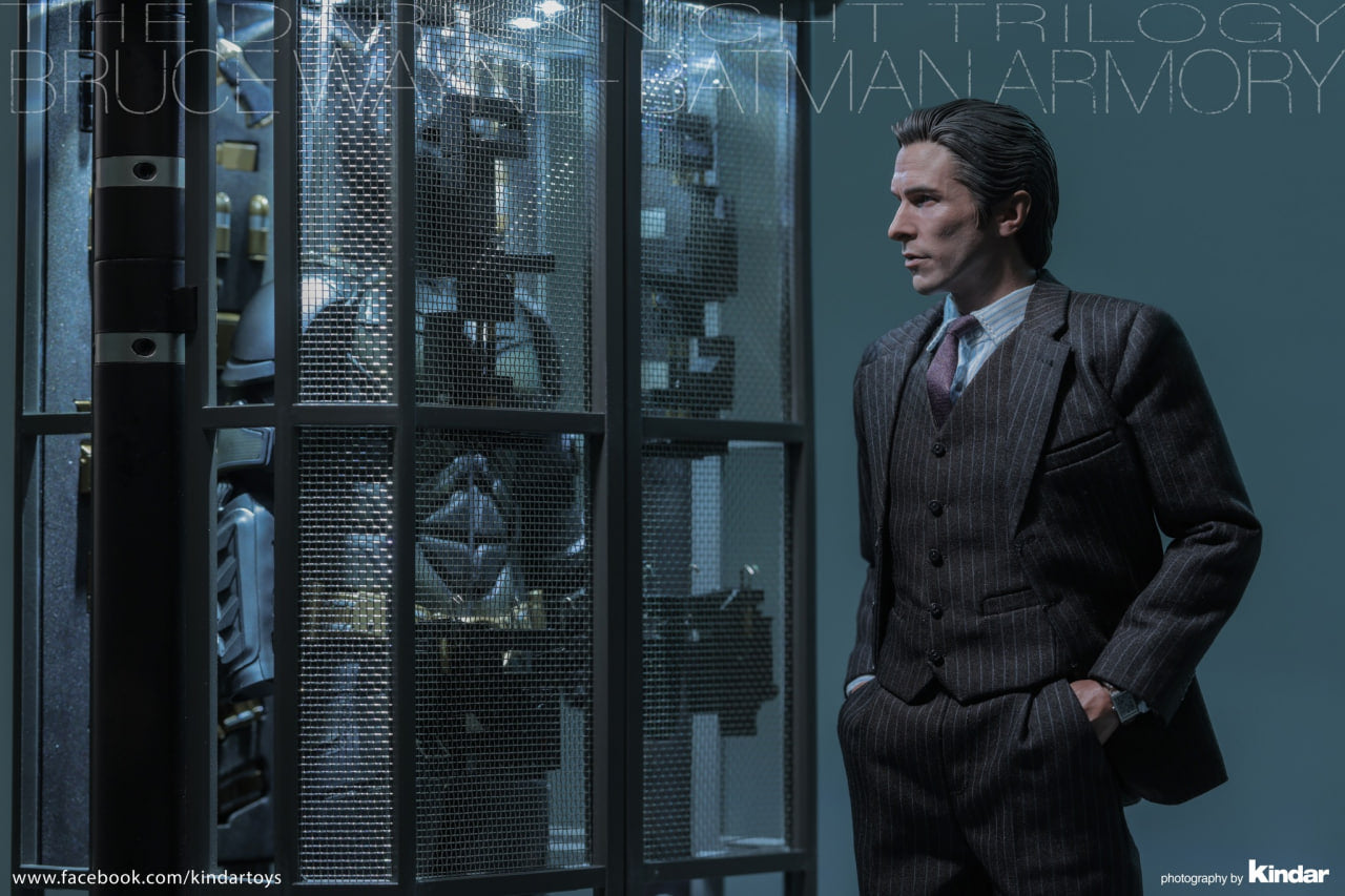 🔥Hot Toys MMS750 Batman The Dark Knight - 1/6th scale Batman Armory with Bruce Wayne (2.0) Collectible Set