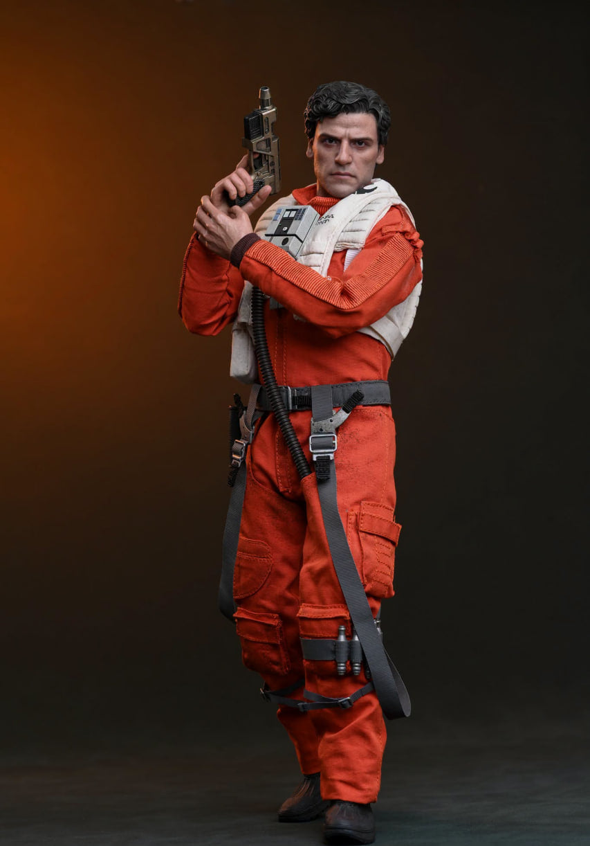 READY🔥Hot Toys MMS806 Star Wars The Force Awakens 1/6th scale Poe Dameron Collectible Figure