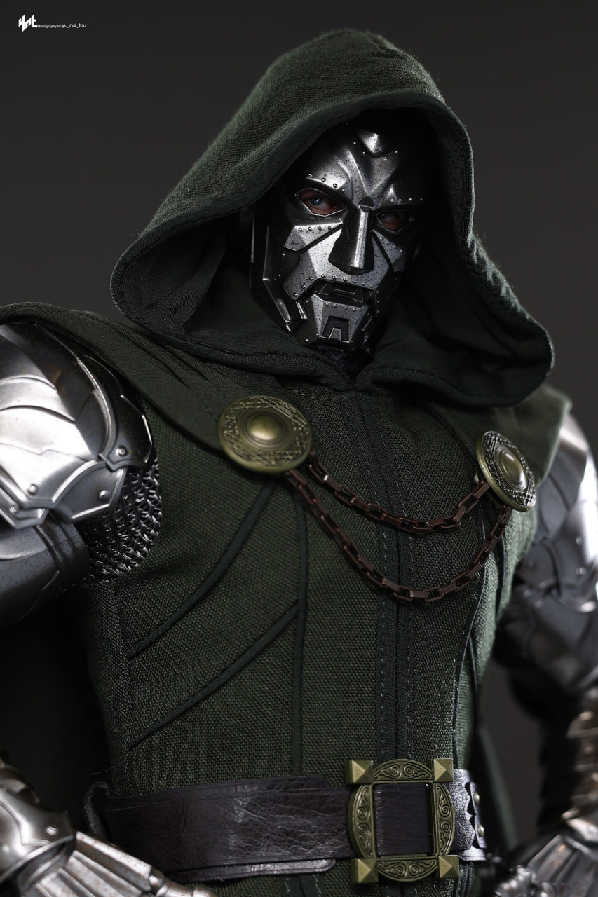 READY🔥Hot Toys CMS022B Marvel Comics 1/6th Scale Doctor Doom Collectible Figure Special Edition