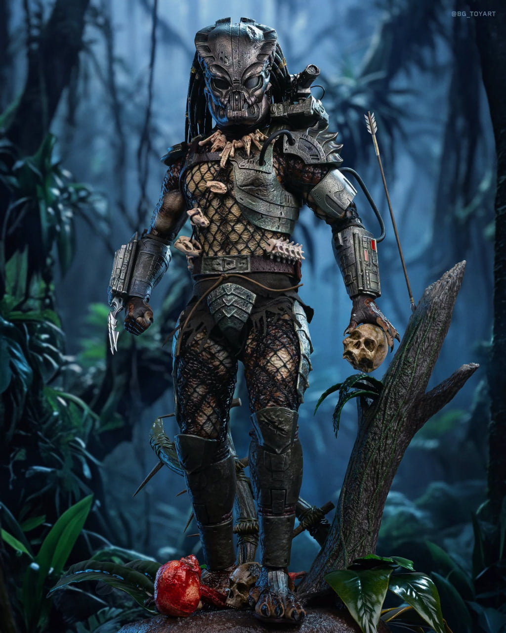 🔥Hot Toys MMS817 Predator Predator (2.0) 1/6th scale Collectible Figure (Deluxe Version)