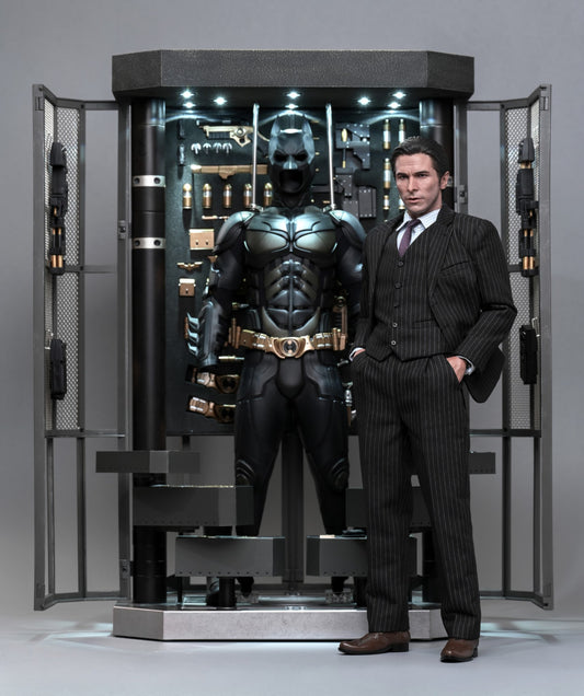 🔥Hot Toys MMS750 Batman The Dark Knight - 1/6th scale Batman Armory with Bruce Wayne (2.0) Collectible Set