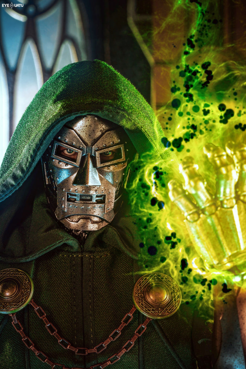 READY🔥Hot Toys CMS022B Marvel Comics 1/6th Scale Doctor Doom Collectible Figure Special Edition