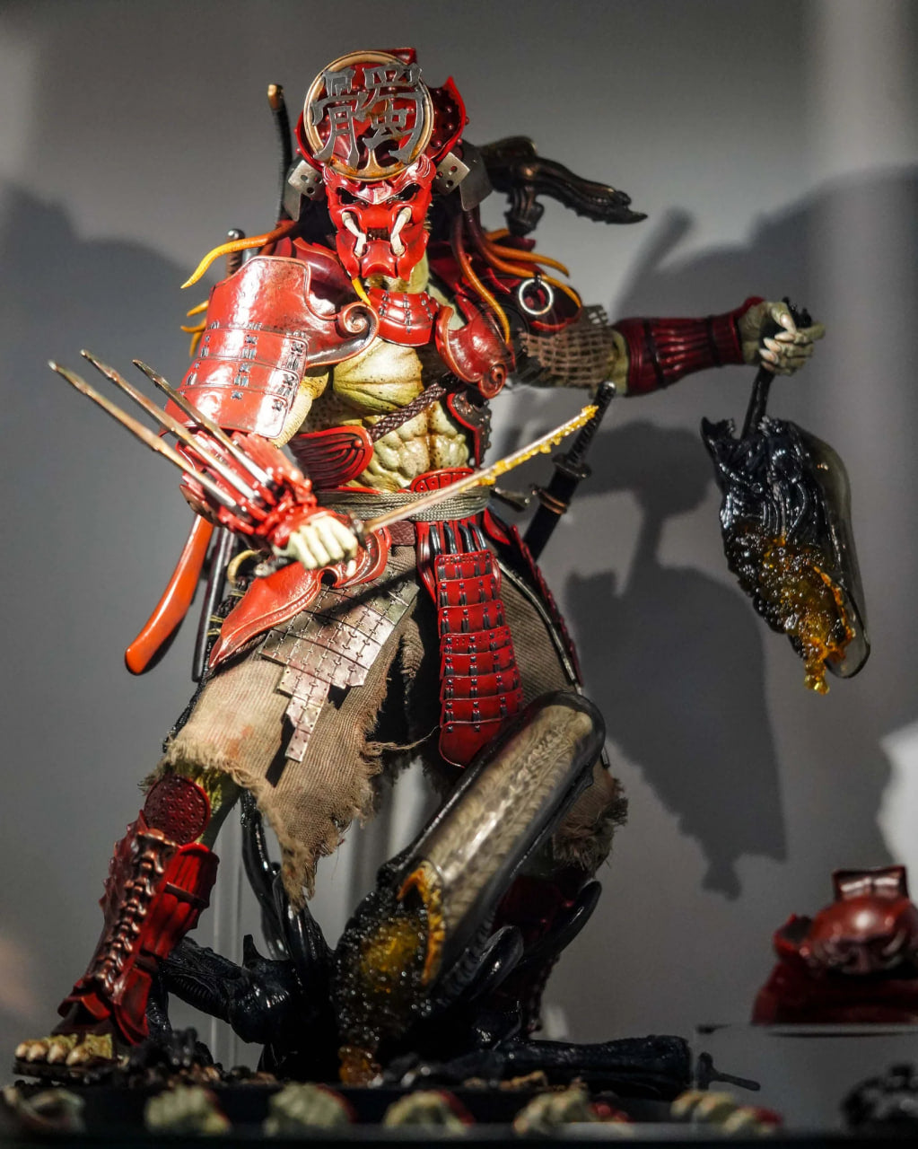 Preorder🔥Hot Toys AC06B Alien vs Predator 1/6th Scale Akaoni Samurai Predator Collectible Figure Special Edition