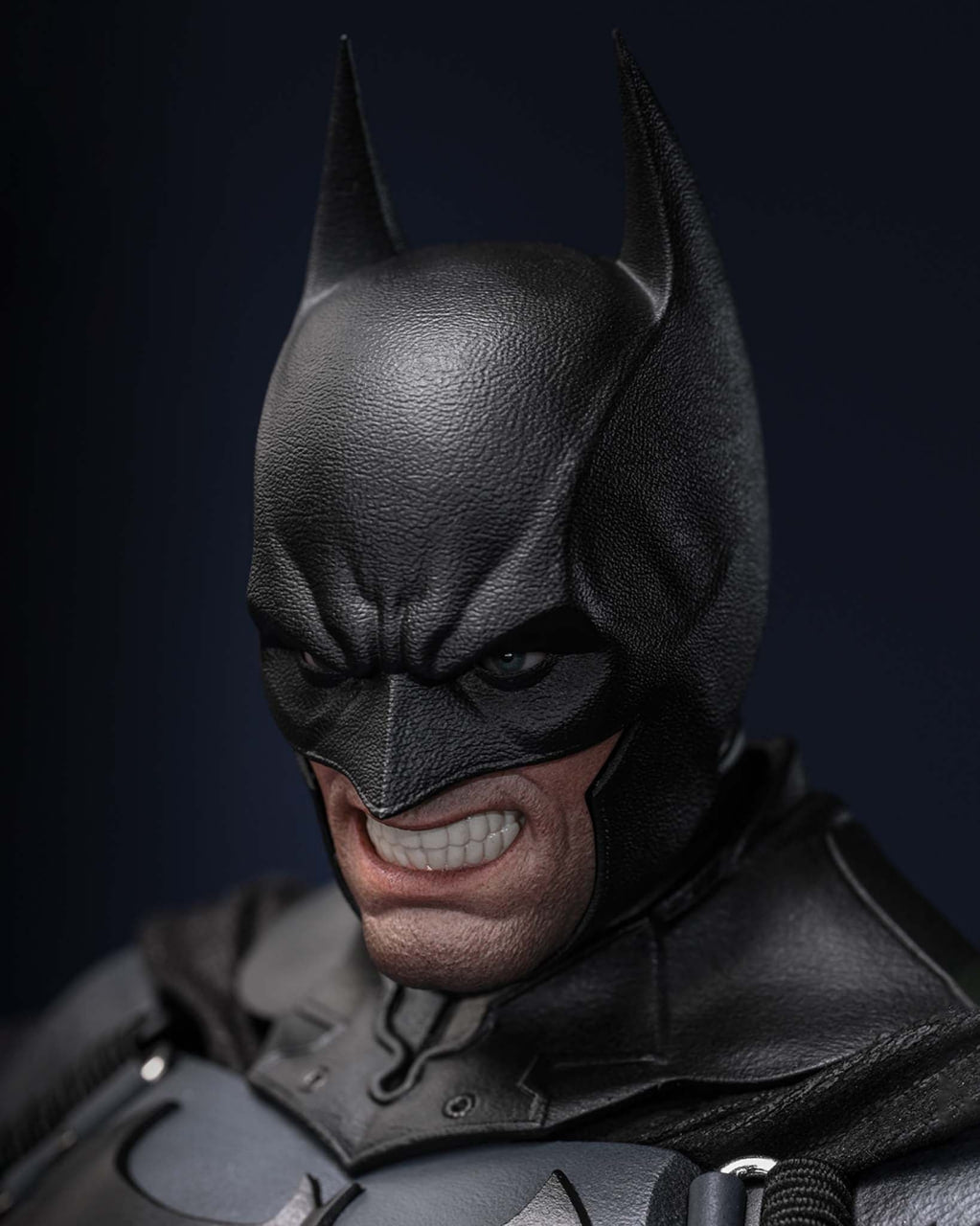 Preorder🔥Hot Toys VGM83 Batman: Arkham Origins 1/6th scale Batman™ Collectible Figure