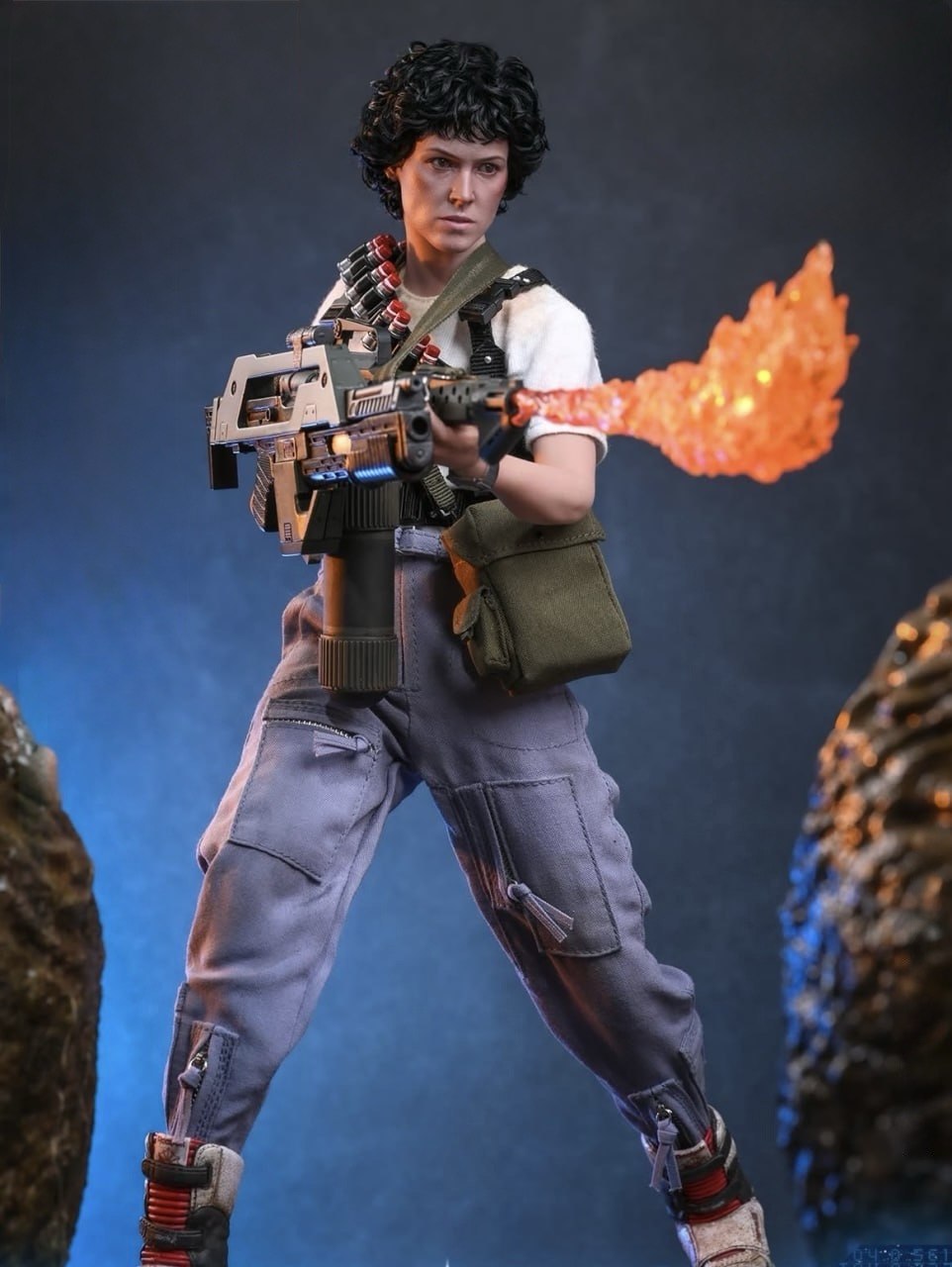 Preorder🔥Hot Toys MMS896AE Aliens Ellen Ripley (Artisan Edition Deluxe Version) [Hot Toys Exclusive] 1/6th scale Collectible Figure