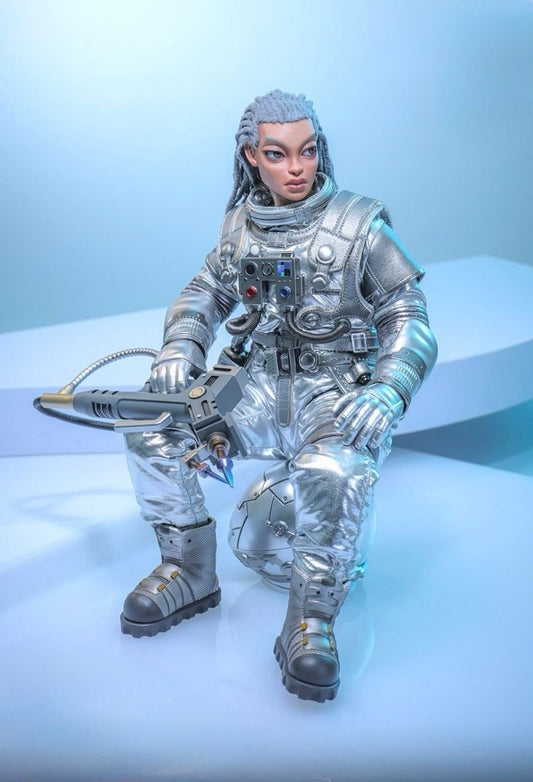 READY🔥Hot Toys AMC041 Brothersfree x Hot Toys Space Worker Baby (Brothersfree 25th Silver Galaxy Version) 1/6th scale Collectible Figure