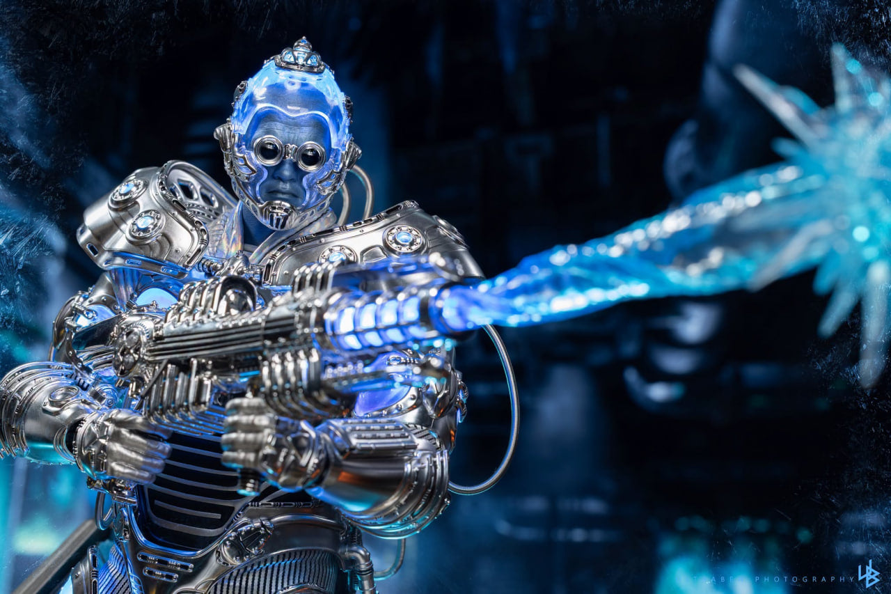 READY🔥Hot Toys MMS800 Batman & Robin 1/6th scale Mr. Freeze (Deluxe Version)