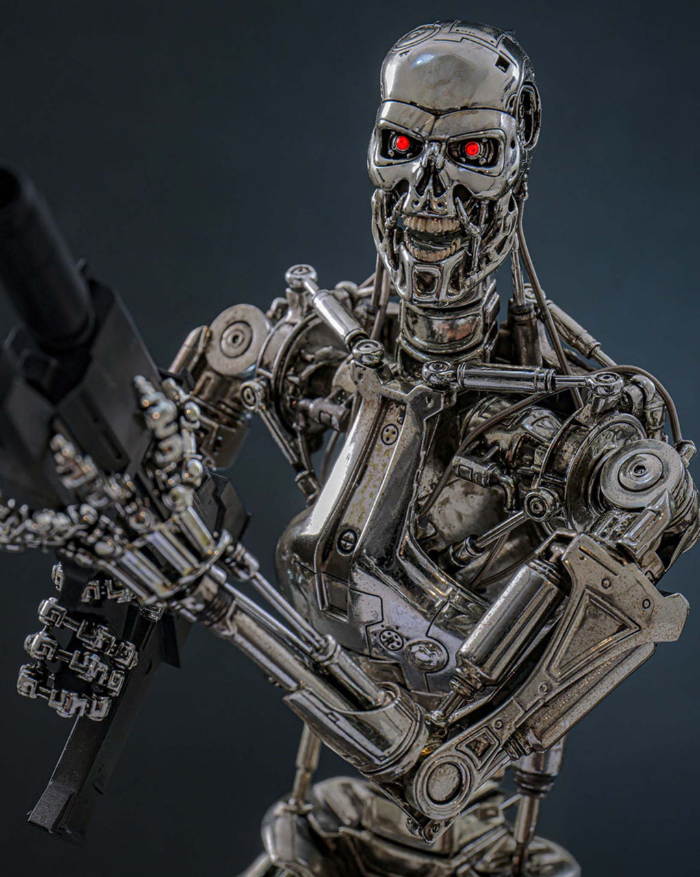 Preorder🔥Hot Toys MMS840D77 Terminator 2: Judgement Day Diecast Endoskeleton (Battle Damaged) 1/6 scale Collectible Figure