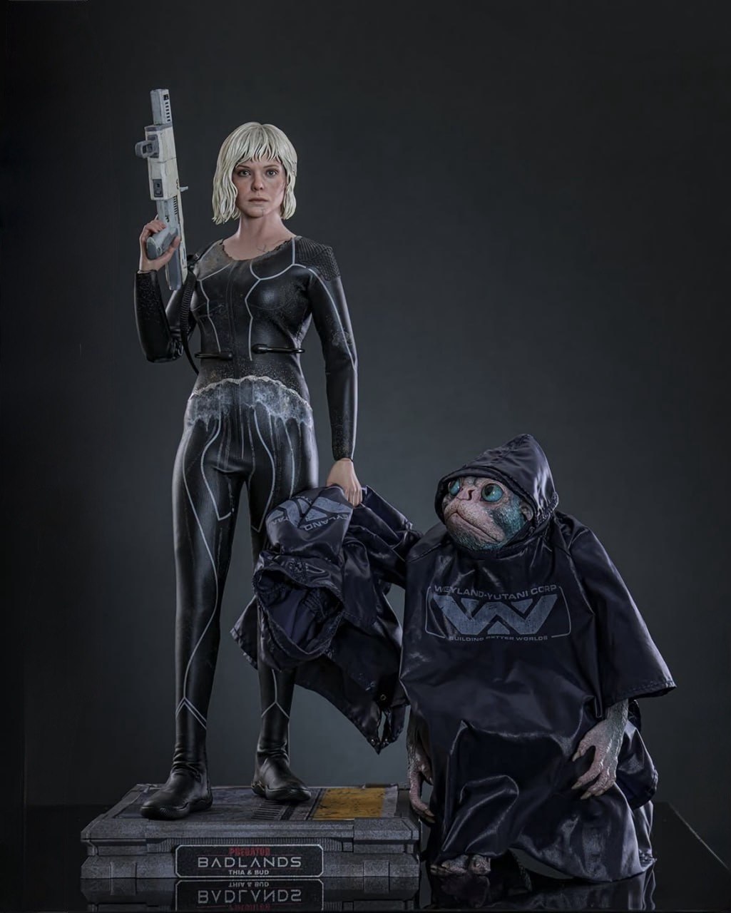 Preorder🔥Hot Toys MMS900 Predator: Badlands Thia & Bud 1/6th scale Collectible Set
