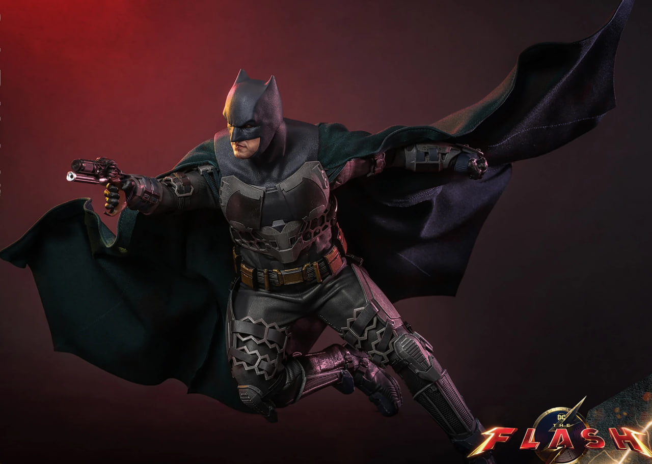 READY🔥Hot Toys MMS705 The Flash – Batman and Batcycle 1/6 Scale Collectible Set