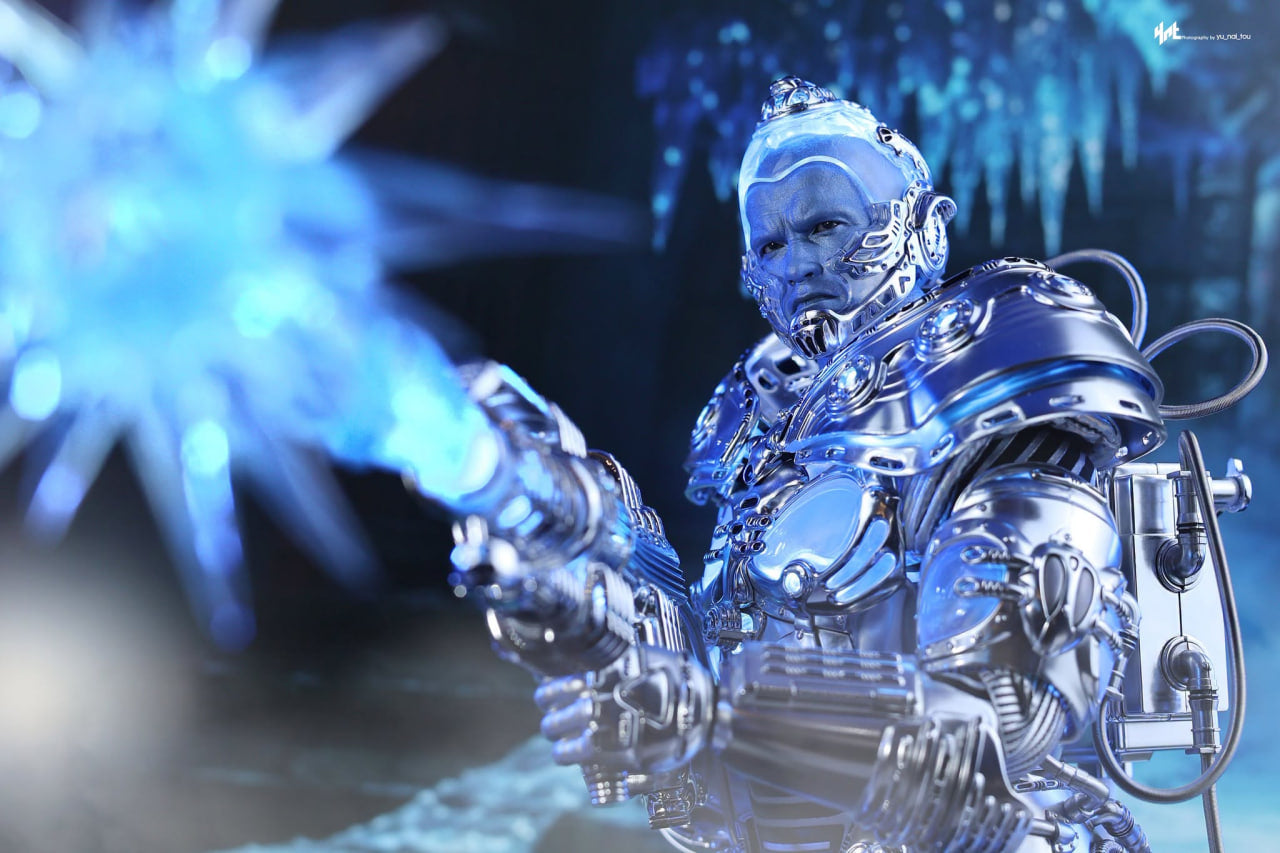 READY🔥Hot Toys MMS800 Batman & Robin 1/6th scale Mr. Freeze (Deluxe Version)