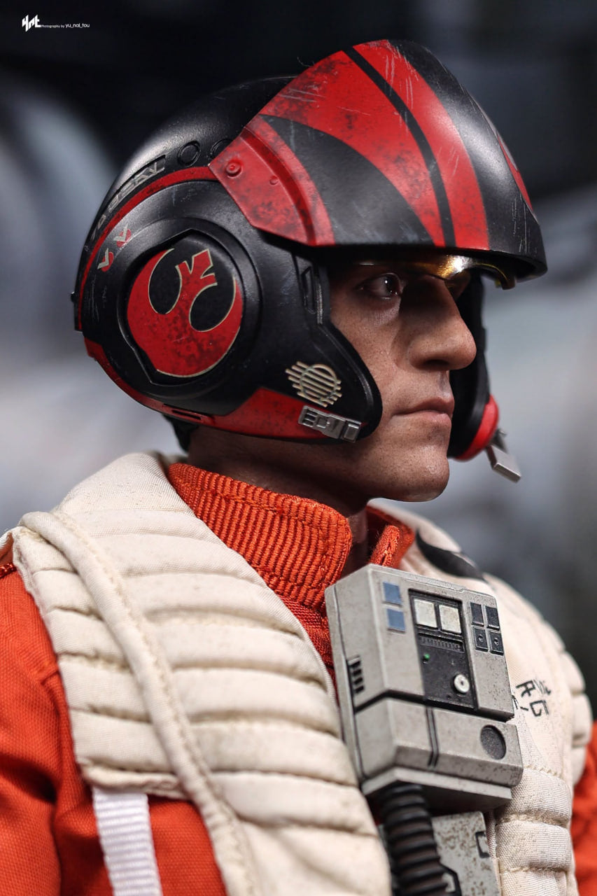 READY🔥Hot Toys MMS806 Star Wars The Force Awakens 1/6th scale Poe Dameron Collectible Figure