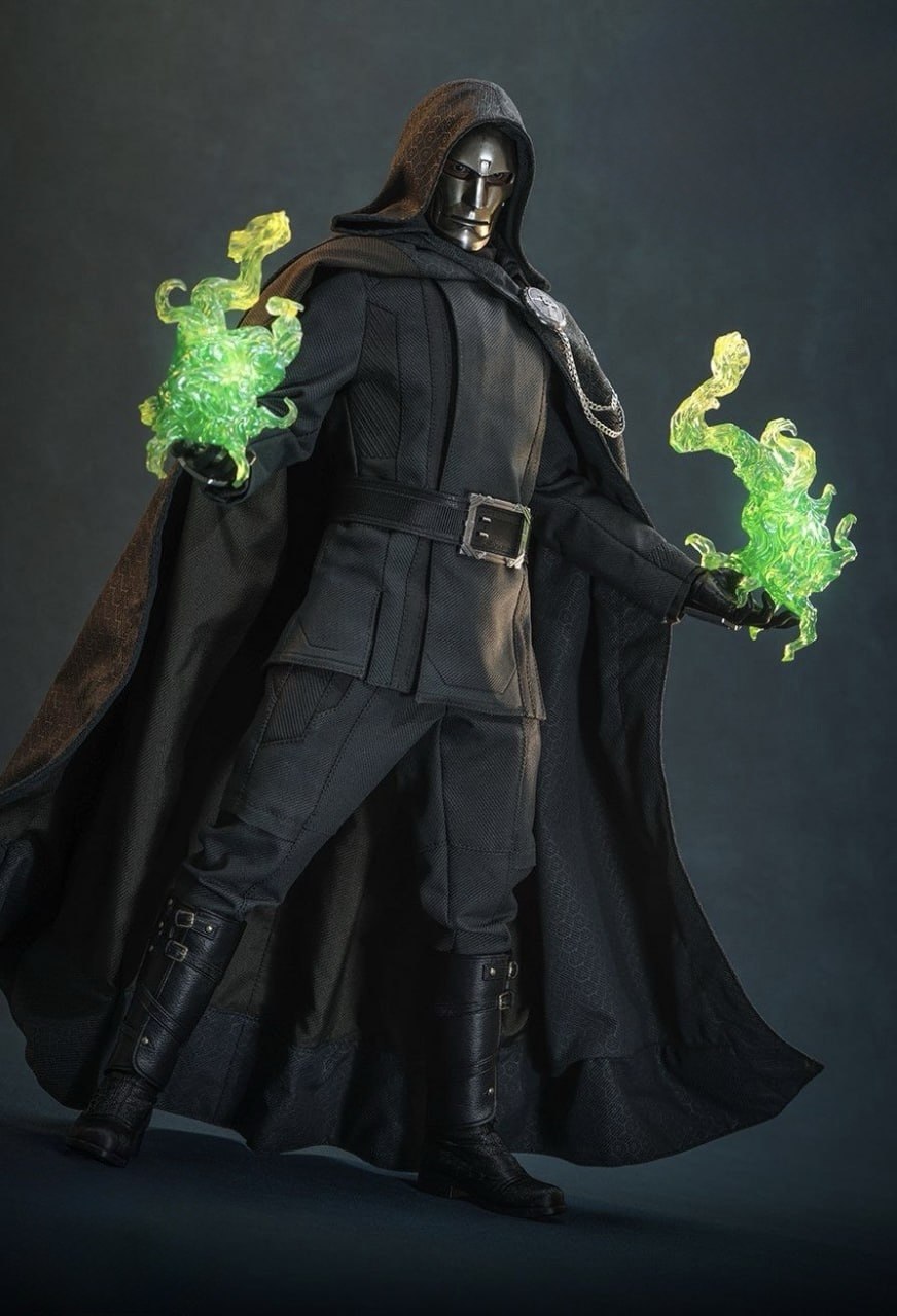 🔥Hot Toys MMS902 Avengers: Doomsday Victor Von Doom [Hot Toys Exclusive] 1/6th scale Collectible Figure