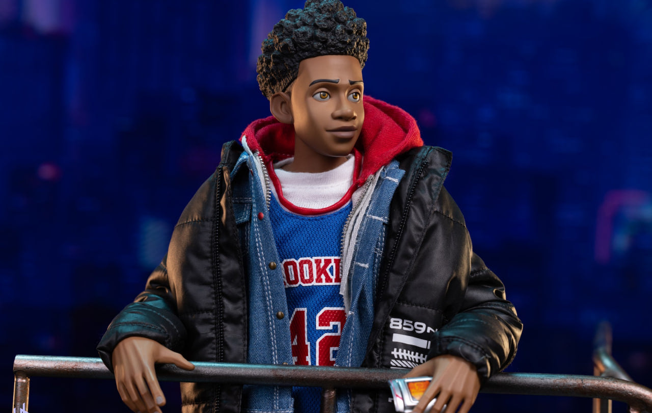 READY🔥Hot Toys MMS710B Spider-man: Across The Spiderverse – Miles Morales 1/6 Scale Collectible Figure (Rebel Base Exclusive)