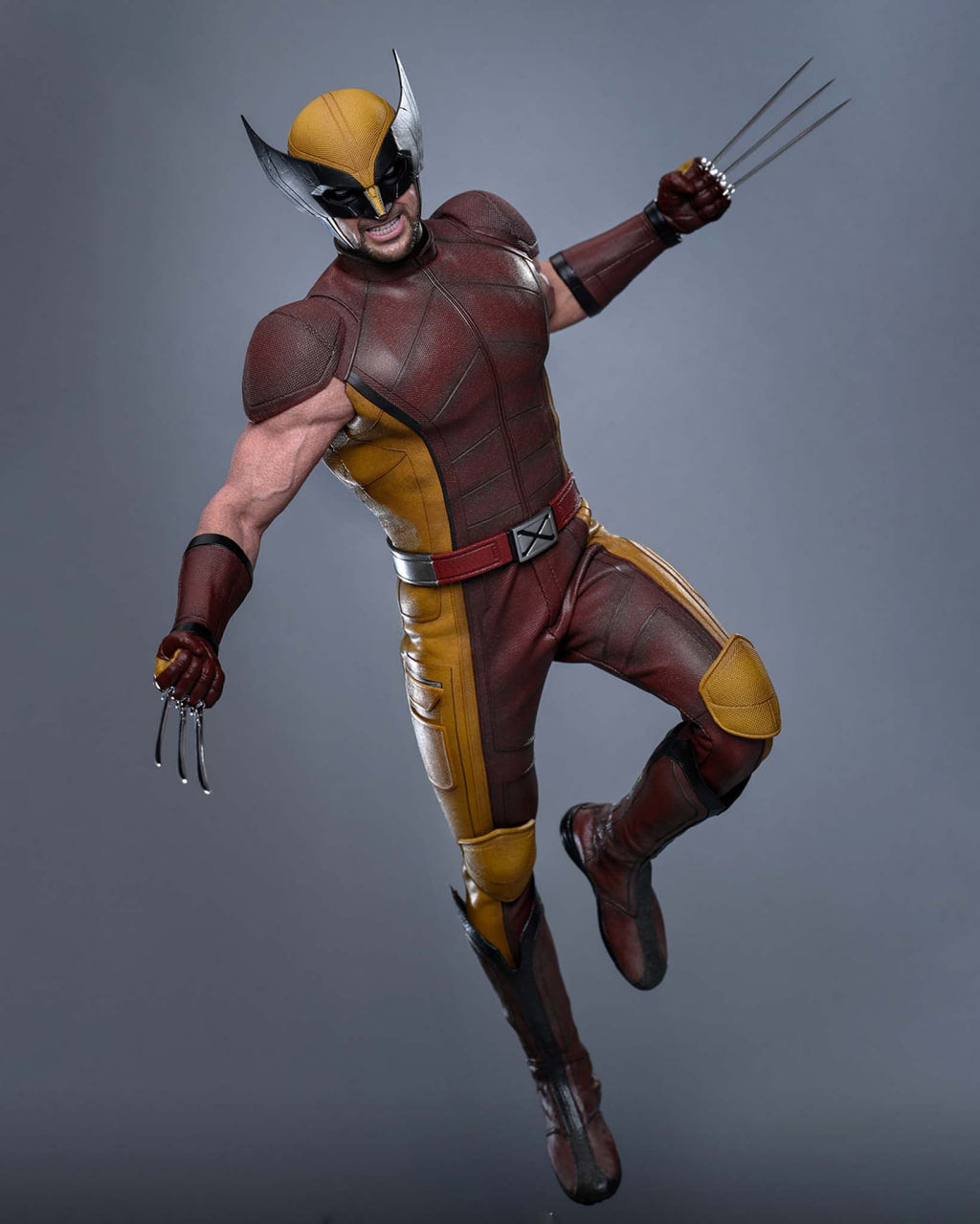 Preorder🔥Hot Toys MMS831 Deadpool & Wolverine 1/6th scale Wolverine (Classic Brown and Tan) Collectible Figure [Hot Toys Exclusive]