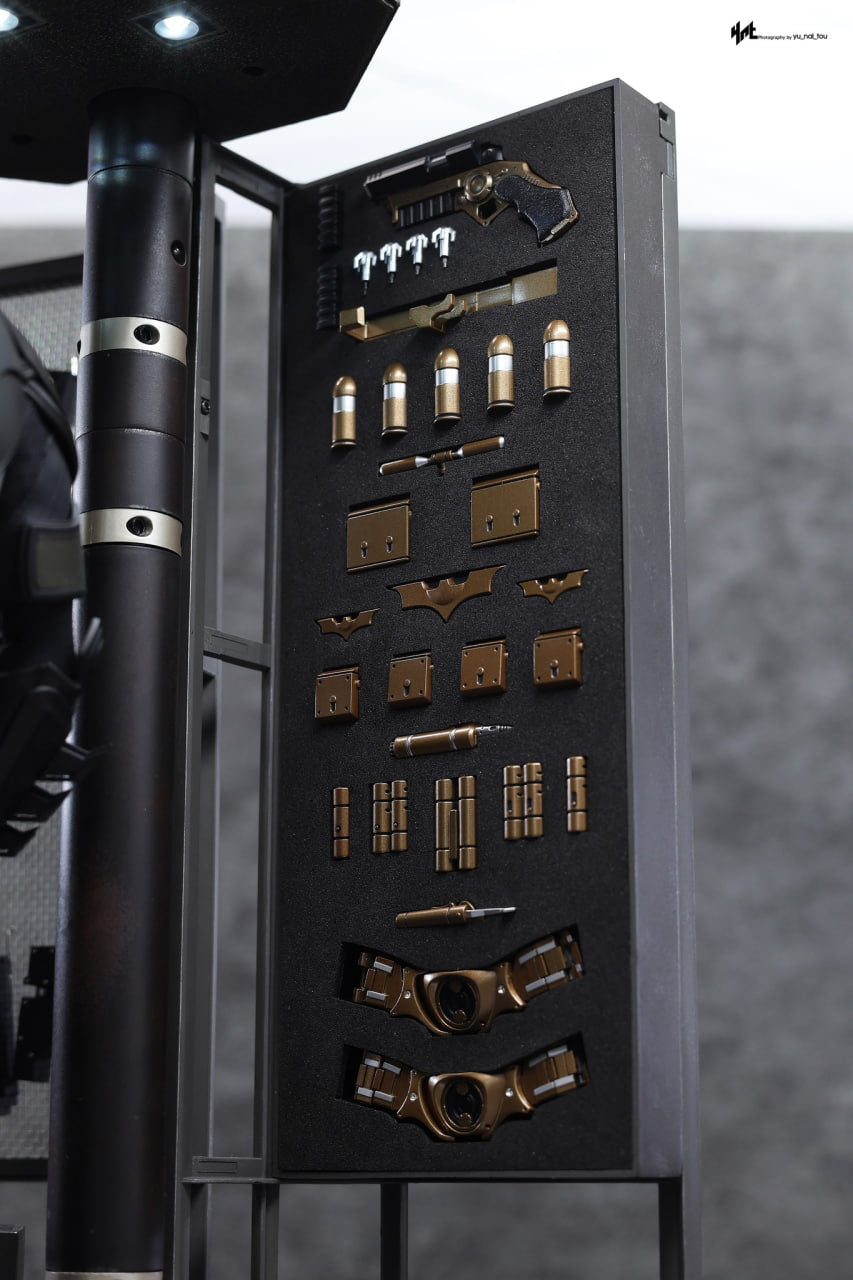 🔥Hot Toys MMS750 Batman The Dark Knight - 1/6th scale Batman Armory with Bruce Wayne (2.0) Collectible Set