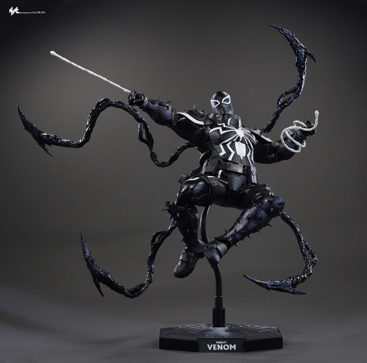 READY🔥Hot Toys CMS025 Marvel Comics 1/6th scale Agent Venom Collectible Figure