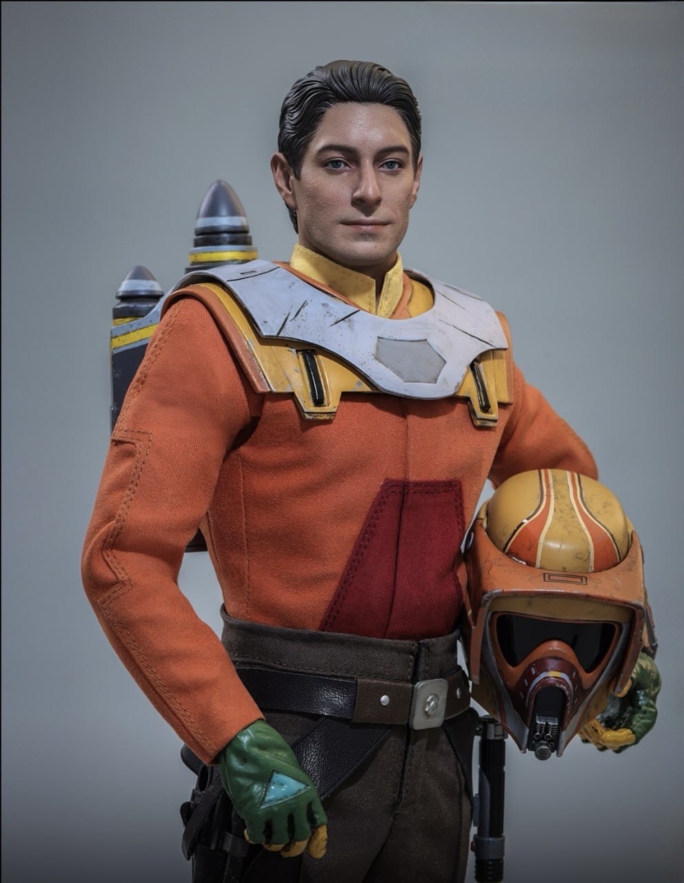 Preorder🔥Hot Toys TMS172 Star Wars: Rebels - Ezra Bridger 1/6th scale Collectible Figure