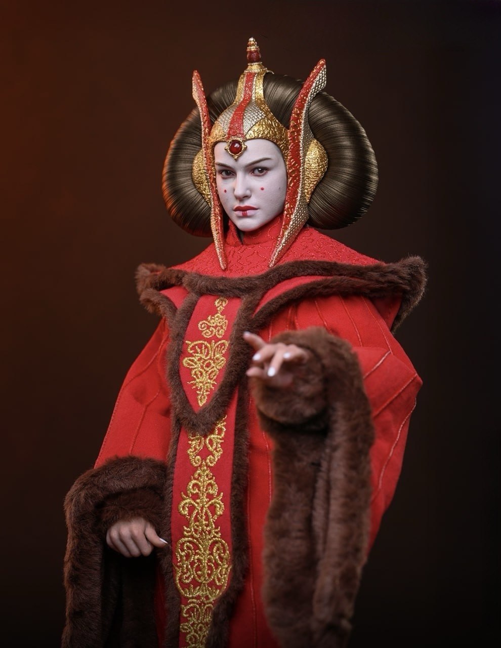 Preorder🔥Hot Toys MMS883 Star Wars: The Phantom Menace - 1/6th scale Queen Amidala Collectible Figure