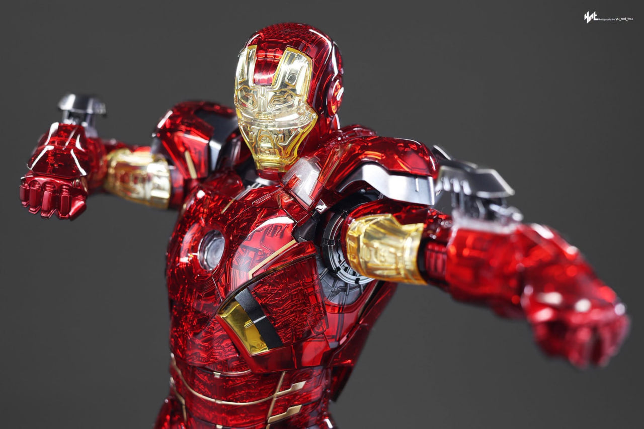 READY🔥 Hot Toys MMS870D82 The Avengers Iron Man Mark VII (Exo-Chrome Clear Version) 1/6th scale Collectible Figure