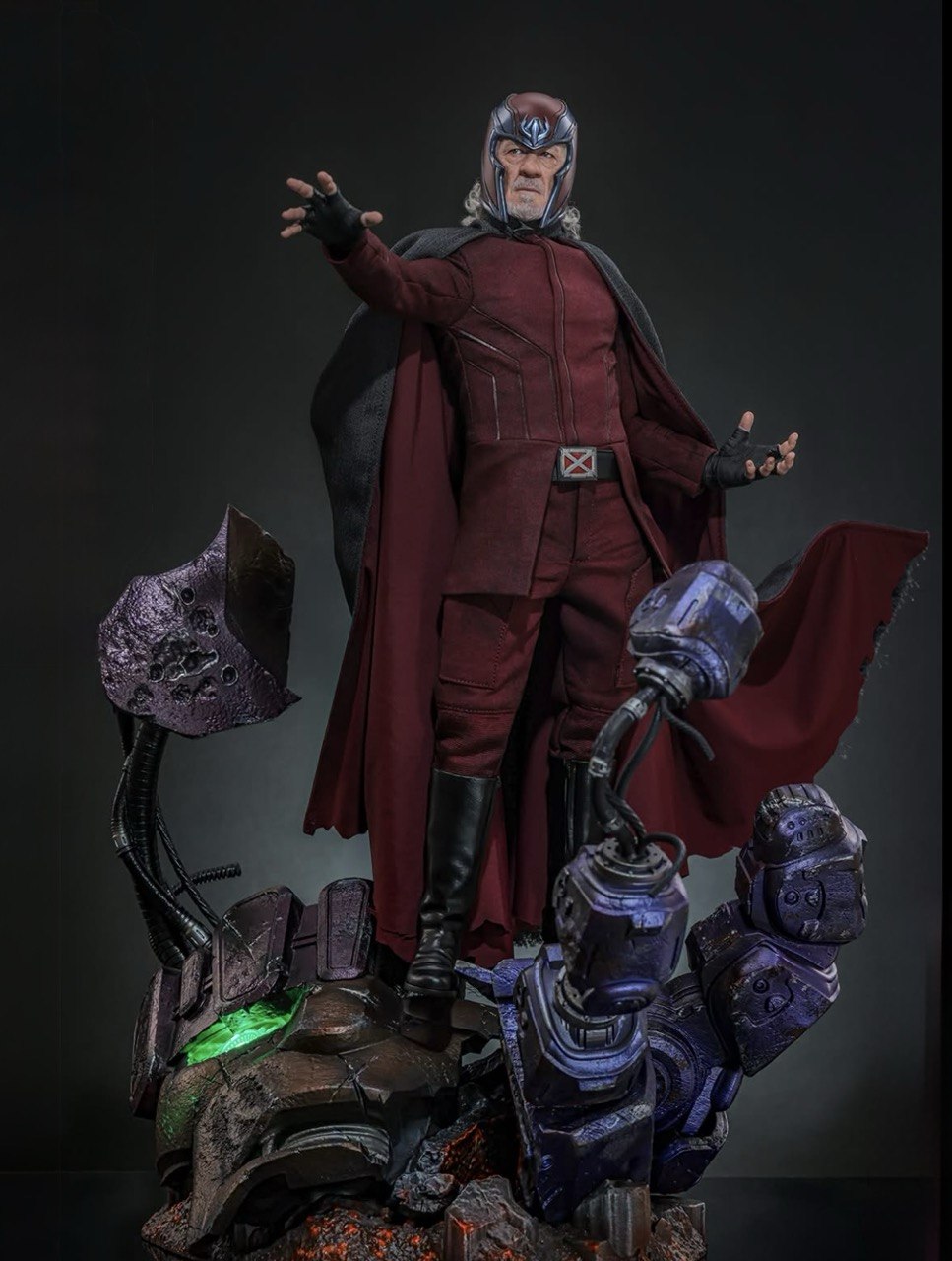 Preorder🔥Hot Toys Avengers: Doomsday - 1/6th scale Magneto (Deluxe Version)