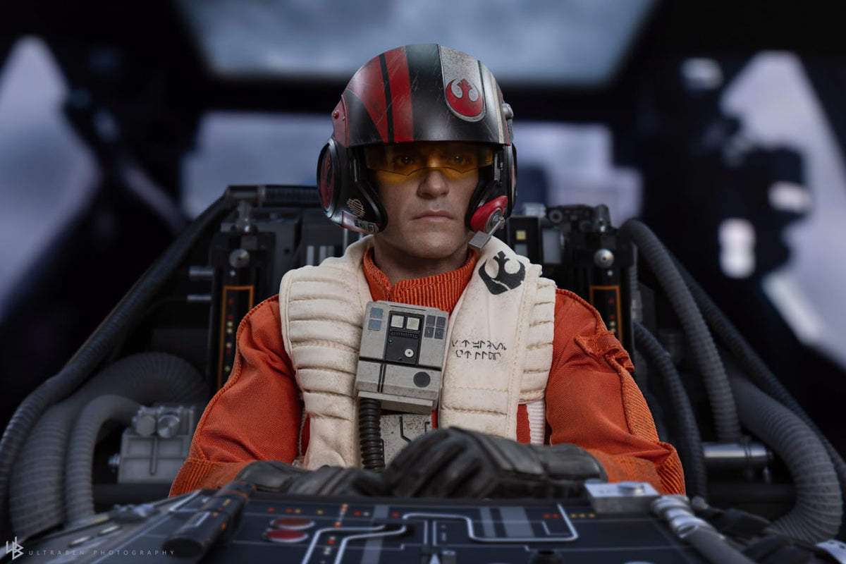 READY🔥Hot Toys MMS806 Star Wars The Force Awakens 1/6th scale Poe Dameron Collectible Figure